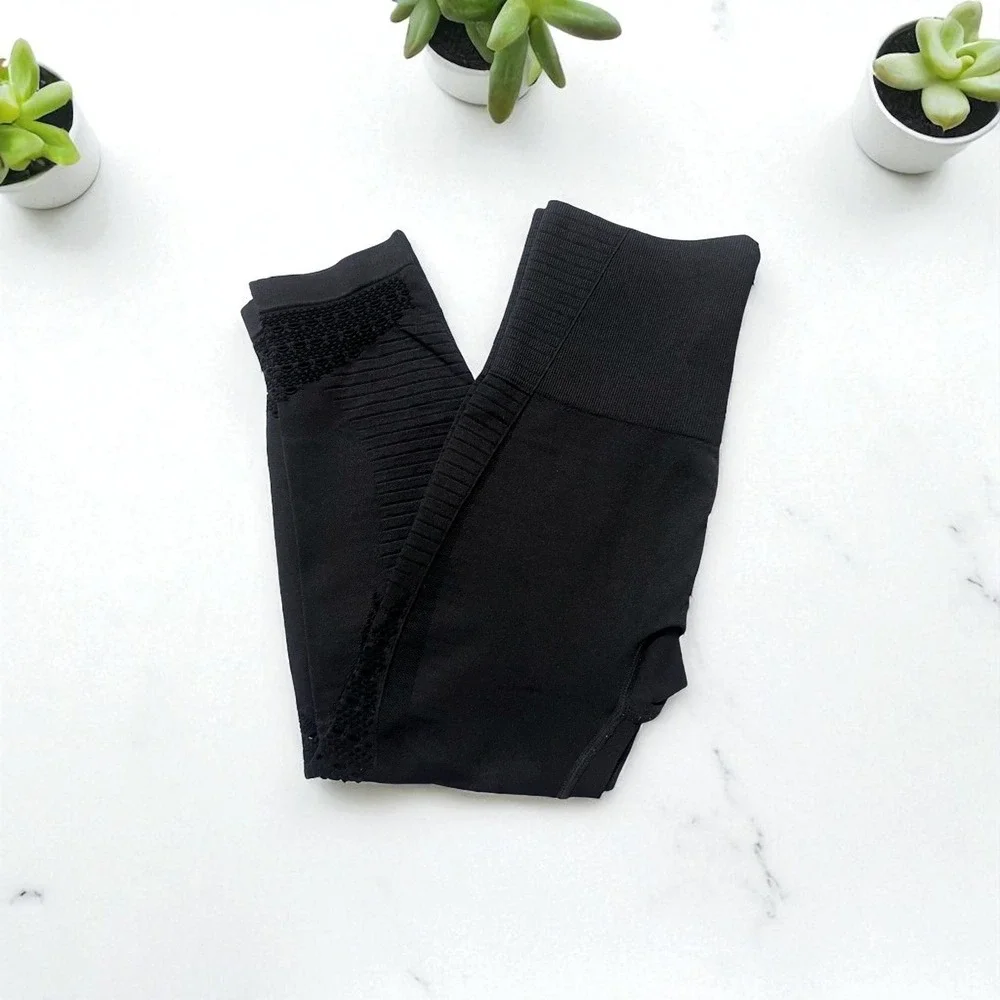 Gymshark Cropped Leggings Black High Waisted Workout Gym Activewear Size 4‎